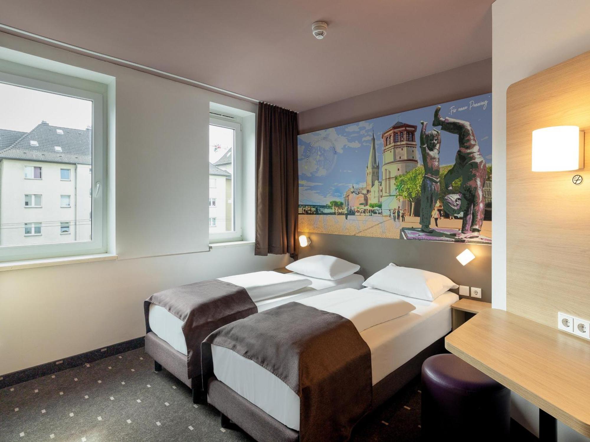 B&B Hotel Dusseldorf-Mitte Eksteriør billede